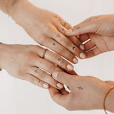 Lot de tatouages des doigts