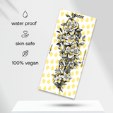 Manche Lion dans mer de fleurs