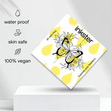 Tatouage Papillon Entouré de Fleurs