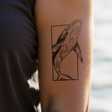 Tatouage Baleine Bleue dans un Rectangle