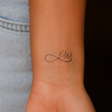 Tatouage infini avec initiales (A-Z)