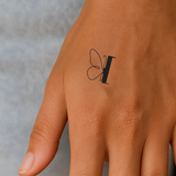 Tatouage papillon avec initiales (A-Z)