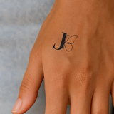 Tatouage papillon avec initiales (A-Z)