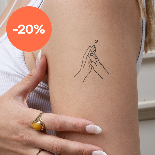 Tatouage patte et main