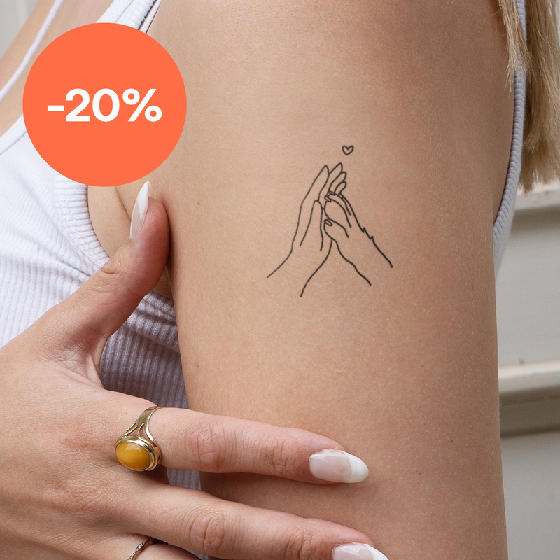 Tatouage patte et main