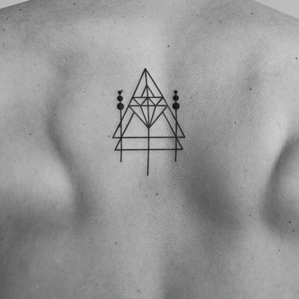 Tatouage Triangulaire Diamant 