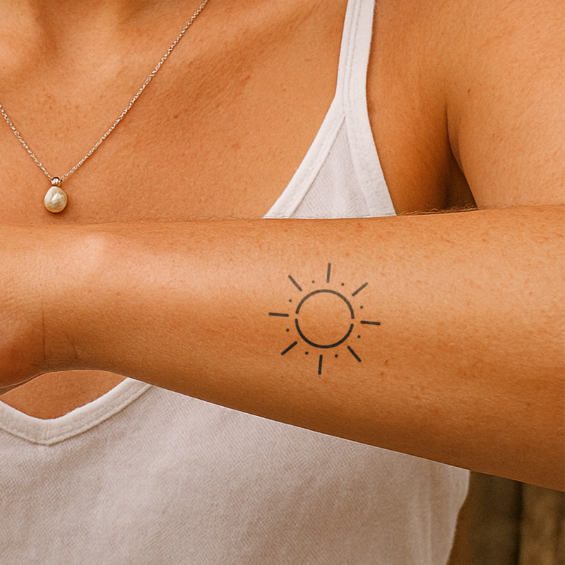 Tatouage soleil radieux 