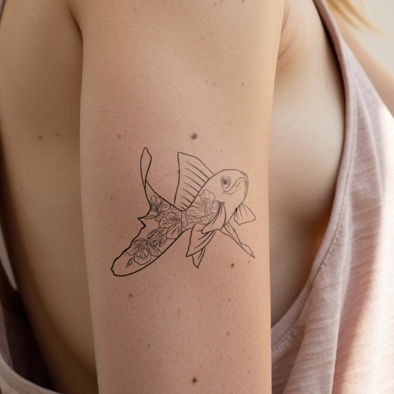 Tatouage Poisson Rouge Fleurissant