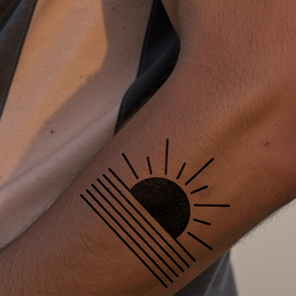 Tatouage Lever de Soleil Géométrique