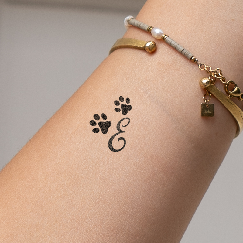 Tatouage pattes avec initiales (A-Z)