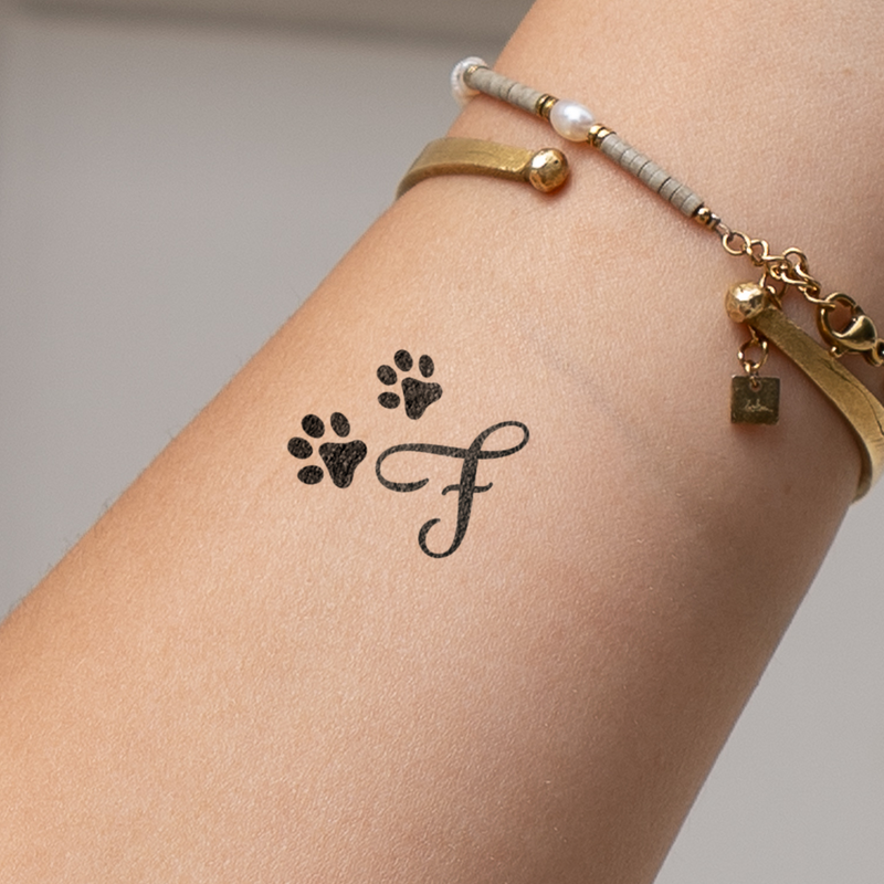 Tatouage pattes avec initiales (A-Z)